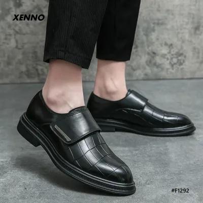 Golden Plume Formal Shoes